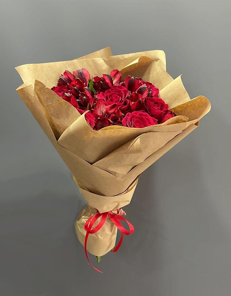 Букет цветов из: Альстромерии и Розы в Прокудском