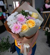 Букет цветов из:  Герберы, Розы и Хризантемы в Прокудском
