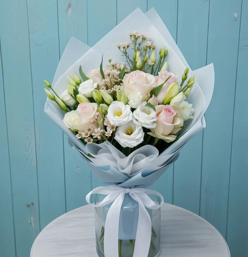 Букет цветов из: Розы и Лизиантусы в Прокудском