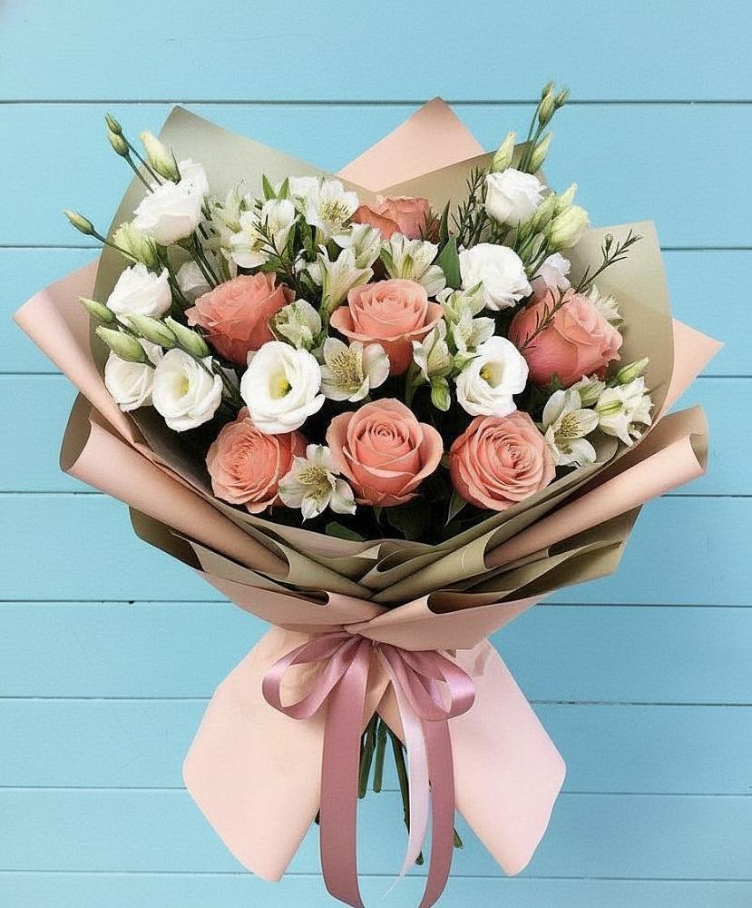 Букет цветов из: Розы, Альстромерии и Лизиантусы в Прокудском