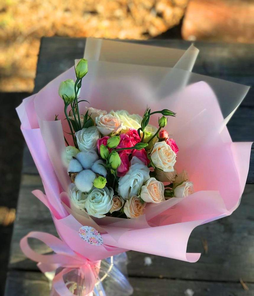 Букет цветов из: Розы и Лизиантусы в Прокудском