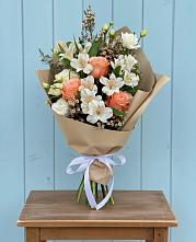 Букет цветов из:  Альстромерии, Лизиантусы, Розы и Хризантемы #REPLACE_PRED# Прокудском