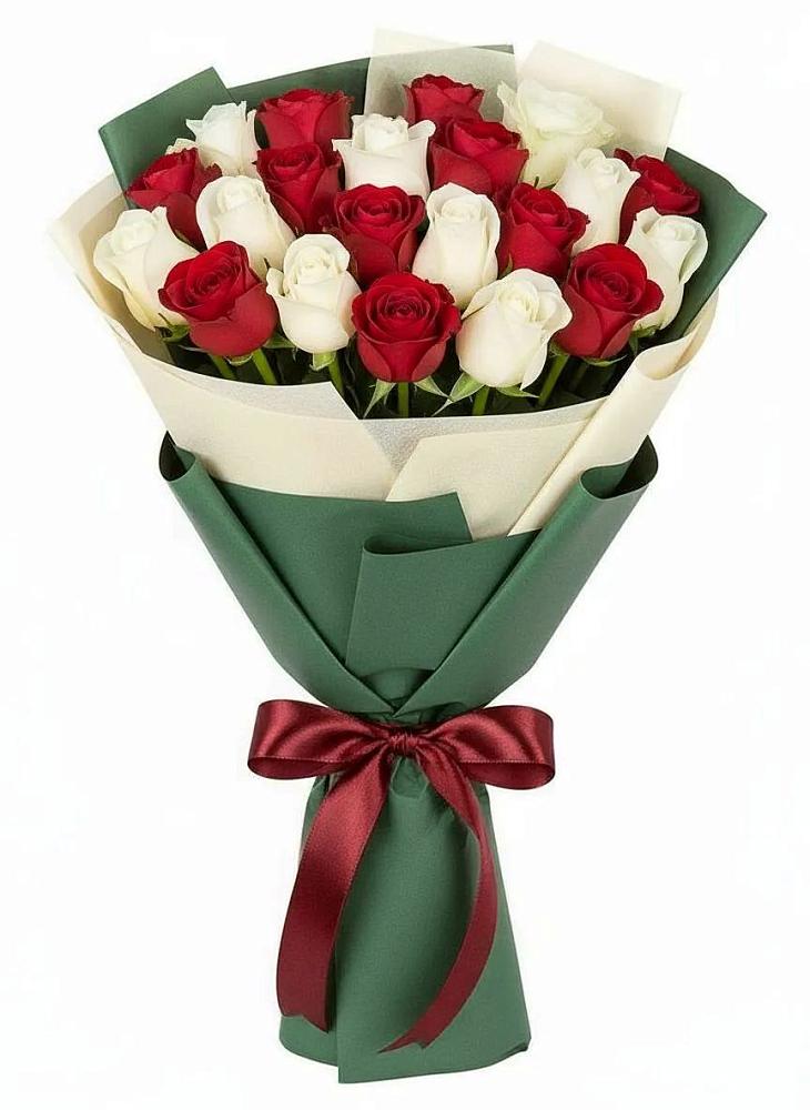 Букет Микс из красных и белых роз в Прокудском
