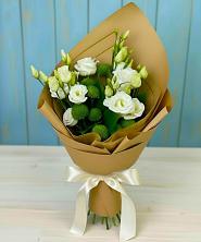 Букет цветов из:  Хризантемы и Лизиантусы в Прокудском