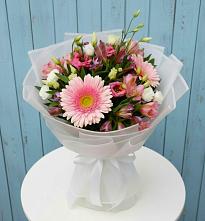 Букет цветов из:  Герберы, Альстромерии и Лизиантусы #REPLACE_PRED# Прокудском