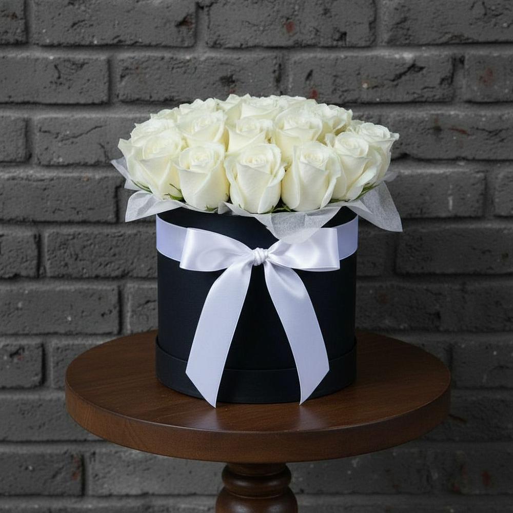 Цветочная композиция из Розы в шляпной коробке в Прокудском