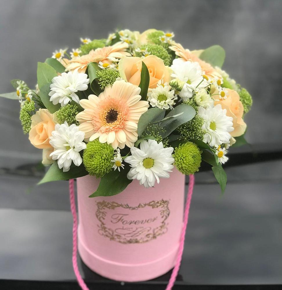 Цветочная композиция из Розы, Герберы и Хризантемы в шляпной коробке в Прокудском