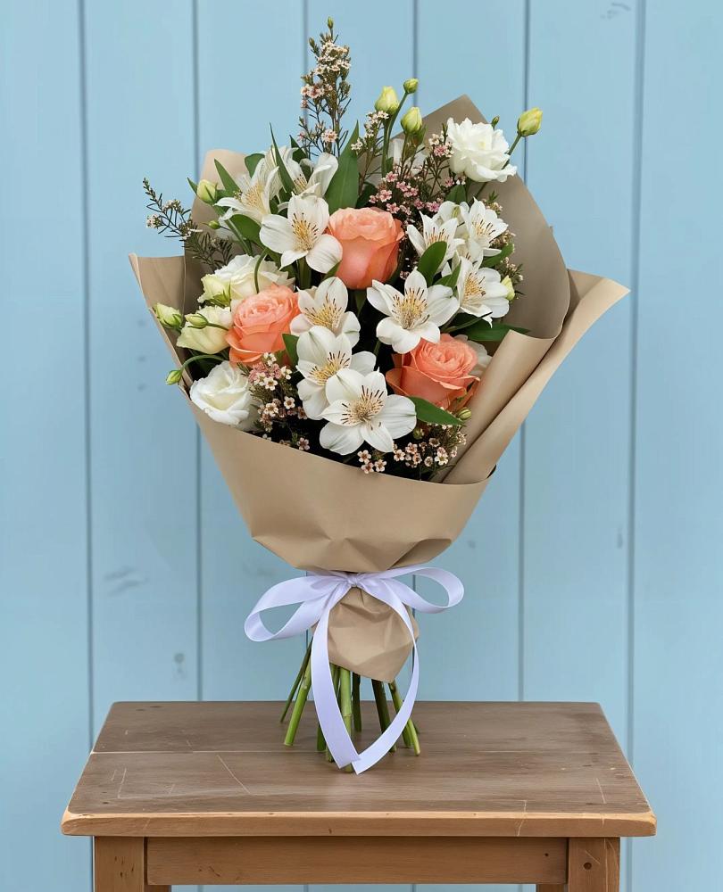 Букет цветов из: Альстромерии, Лизиантусы, Розы и Хризантемы в Прокудском